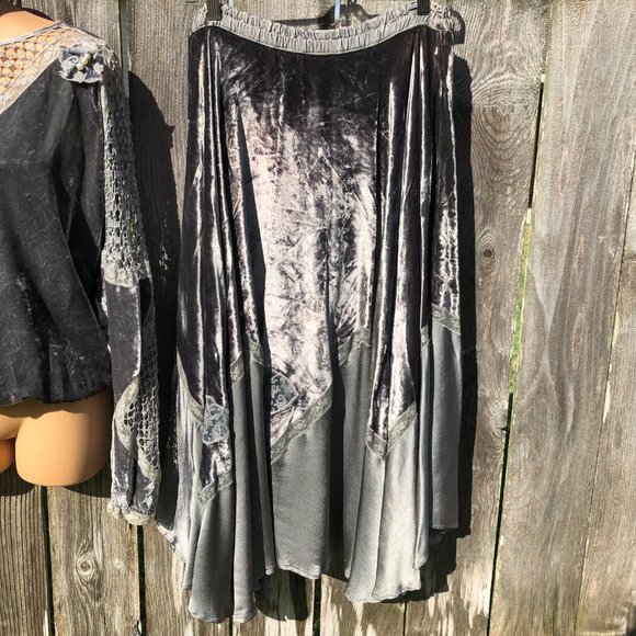 Vintage Gray Velvet Skirt Set Italy Full Skirt Long Sleeve Fishnet Lace Size M/L - Picture 2 of 15
